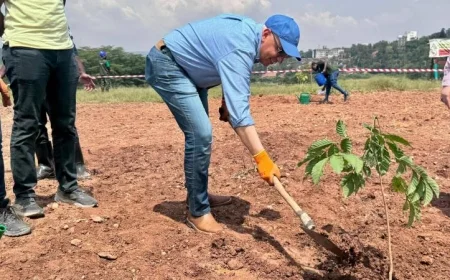 وزير الري يتألق في احتفالات يوم أوموجاندا في رواندا بالصور