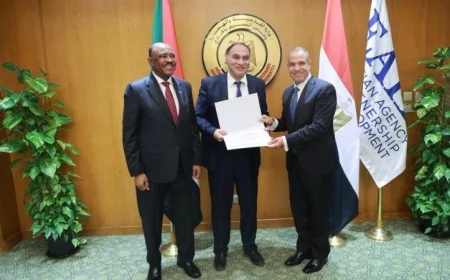 تكريم وزير الخارجية للفريق الطبي المصري الموفد إلى السودان تقديرًا لجهودهم الإنسانية