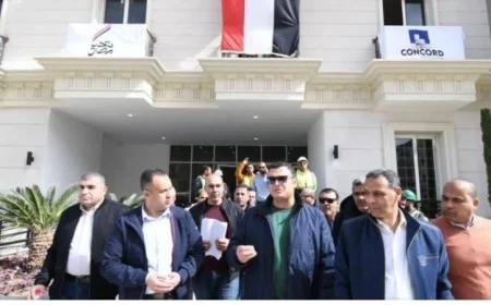 الشربينى يقوم بجولة تفقدية للعمارات في الحي اللاتيني وخزانات المياه بالعلمين الجديدة