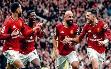 ماشستر يونايتد يحقق انتصاراً مثيراً على توتنهام بدوري الإنجليزي بفضل ثنائية مبومو وفيرنانديز