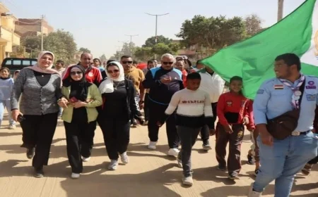 وزير الشباب والرياضة يفتتح ماراثون المشي في الواحات البحرية ويشجع على الرياضة والصحة العامة