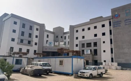 وزير الصحة يراقب تقدم 35 مشروعاً طبياً في 12 محافظة لتعزيز الخدمات الصحية