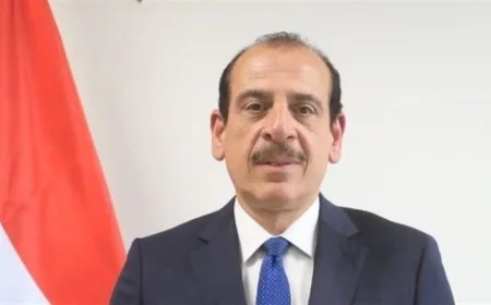 أول مصري يحصل على جائزة نيلسون مانديلا العالمية عمرو قنديل يتصدر المشهد الصحي في مصر