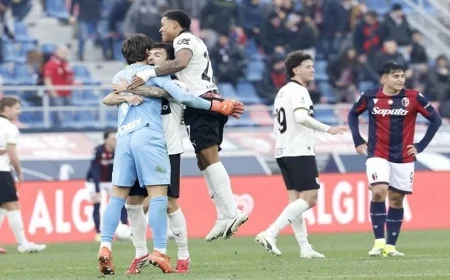 بارما يحقق انتصاراً مثيراً على بولونيا 1-0 ويشهد مواجهة حامية بالكروت الحمراء في الدوري الإيطالي