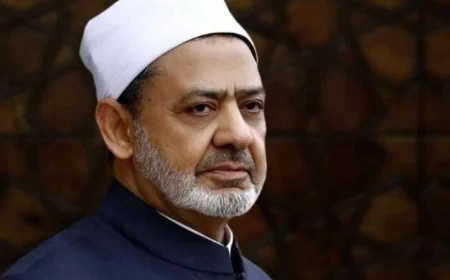 شيخ الأزهر يخصص دعم إنساني ومادي لأسرة الطالب الإندونيسي شهيد العلم