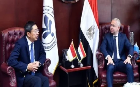 تعزيز التعاون الاستثماري المشترك بين “الاستثمار” وسفير سنغافورة