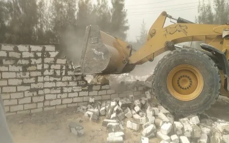 الإسماعيلية تتصدى للبناء غير القانوني بإزالة ١٧ حالة تعدٍ على الأراضى الزراعية وأملاك الدولة