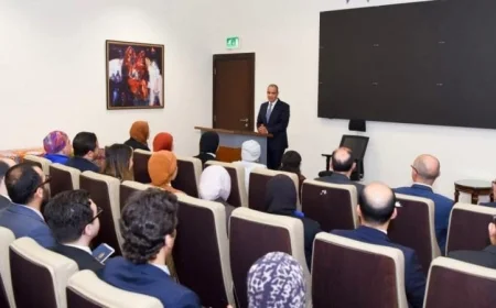 وزير الخارجية يستعرض تطورات العمل في قطاع التعاون الدولي