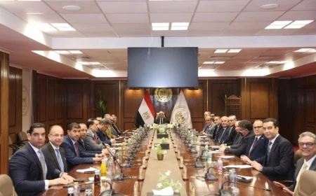 وزير العدل يبدأ مهامه الرسمية بلقاء مساعديه في مقر الوزارة