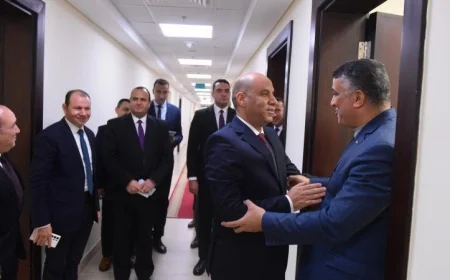 وزير العمل حسن رداد يؤكد للعاملين أنه واحد منهم وسنعمل بروح الفريق الواحد