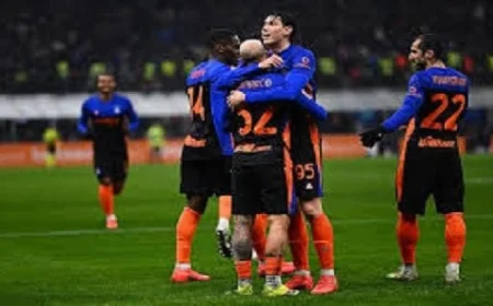 ميلان يحافظ على المنافسة مع إنتر بفوز مثير على بيزا 2-1