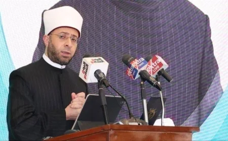 وزير الأوقاف ينعى وفاة الدكتور إبراهيم الدميري وزير النقل الأسبق بصورة مؤثرة