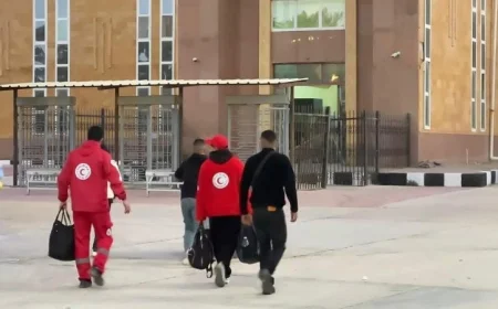 دفعة جديدة من العائدين تصل إلى قطاع غزة عبر معبر رفح البري