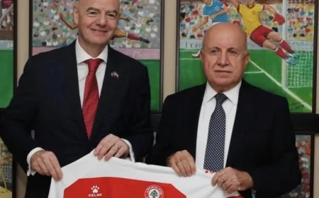 رئيس فيفا يحصل على الجنسية اللبنانية في خطوة تاريخية