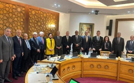 مساعد وزير الخارجية للشئون البرلمانية تنظم اجتماعاً مثيراً مع مساعدي وزير الخارجية