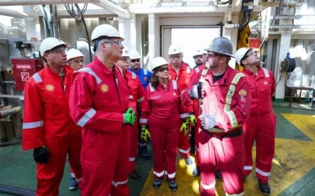 وزير البترول يزور موقع حفر أول بئر إنتاجية للغاز في حقل غرب مينا