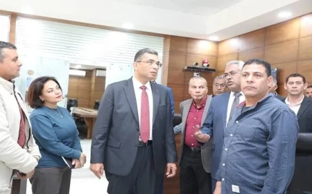 محافظ البحر الأحمر يبدأ مهامه بتفقد إدارات الديوان العام في أول يوم له