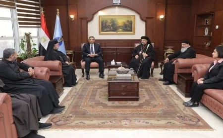 محافظ البحر الأحمر يرحب بزيارة بطريرك الأقباط الكاثوليك