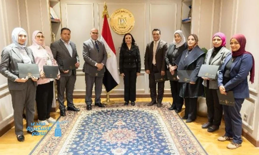 وزيرة التضامن تحتفي بإدارة الرعاية البديلة تقديراً لتفوقها في يناير