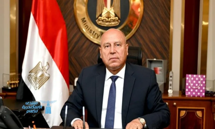 الوزير يقوم بزيارة ميدانية للاطلاع على تقدم العمل في الخط الأول للقطار الكهربائي من العلمين إلى الإسكندرية