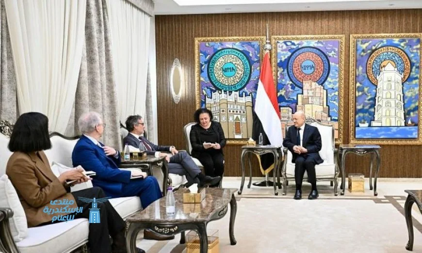 رئيس مجلس القيادة اليمني يعبر عن التزام اليمن بمواجهة الإرهاب بالتعاون مع المجتمع الدولي