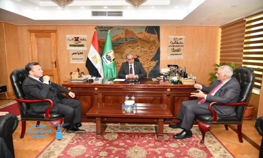 محافظ الفيوم ونائب وزير الخارجية يناقشان خطط افتتاح مكتب خاص بالتصديقات