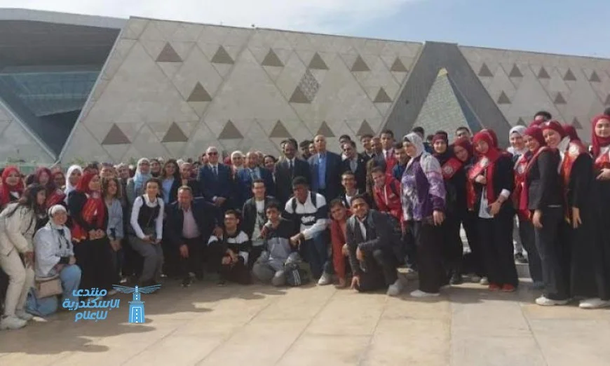 زيارة مميزة لطلاب جامعة القاهرة المتفوقين وذوي الهمم إلى المتحف الكبير
