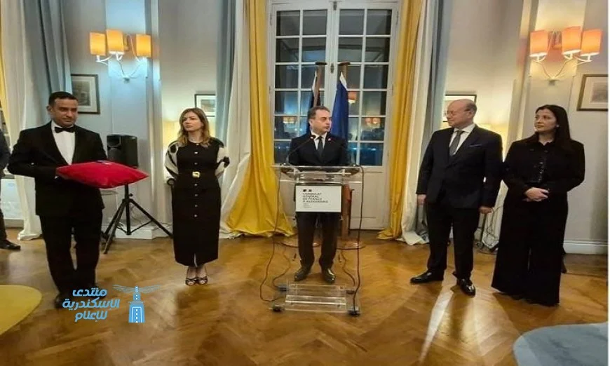 سفير فرنسا في القاهرة يمنح مروان السماك وسام الاستحقاق الوطني تقديراً لإنجازاته