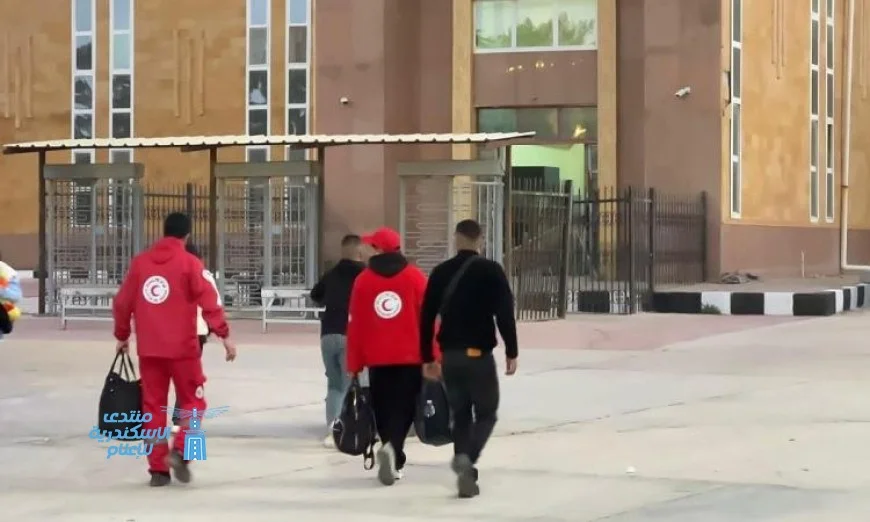 دفعة جديدة من العائدين تصل إلى قطاع غزة عبر معبر رفح البري