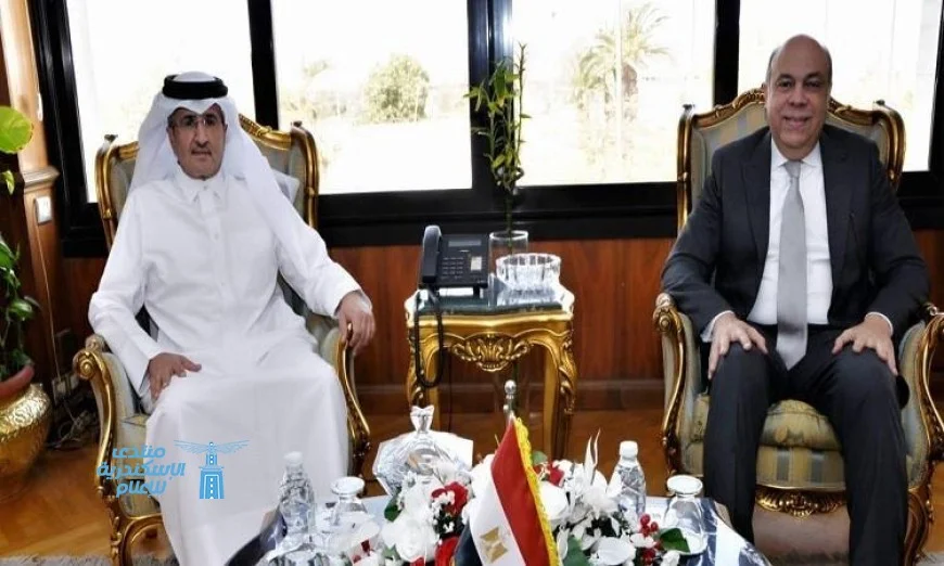 وزير الطيران يعقد اجتماعاً مع رئيس هيئة الطيران القطري لتعزيز أوجه التعاون الثنائي
