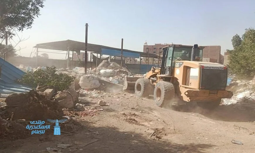 وزيرة التنمية المحلية تطالب بإنهاء حرق المخلفات بشكل عشوائي في منشية البكاري بالجيزة