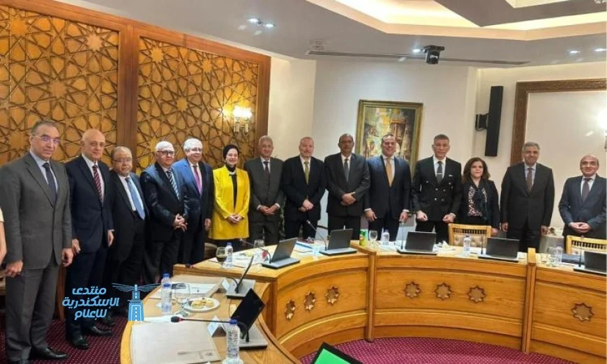 مساعد وزير الخارجية للشئون البرلمانية تنظم اجتماعاً مثيراً مع مساعدي وزير الخارجية