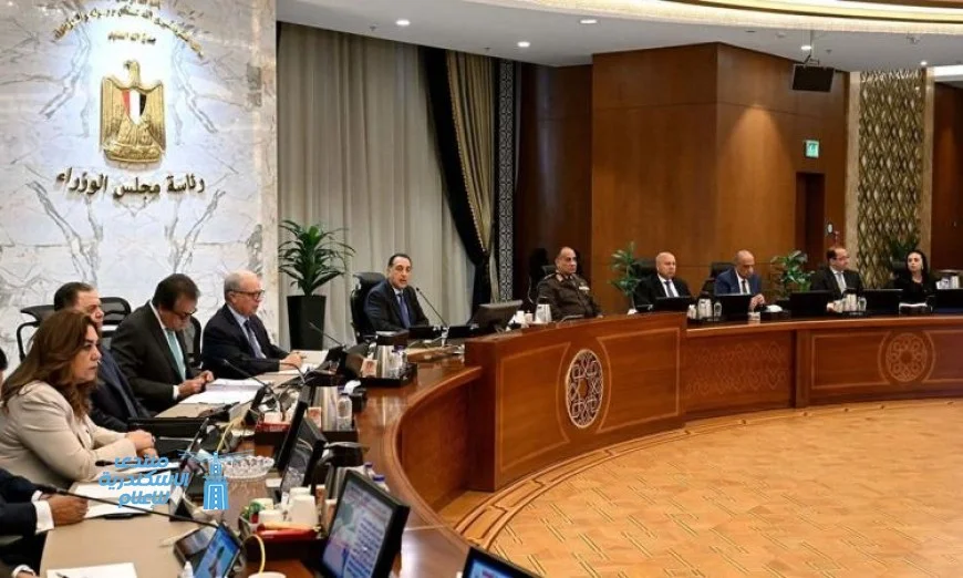 رئيس الوزراء يدعو لتعزيز التواصل مع البرلمان والاستجابة الفورية لطلبات النواب