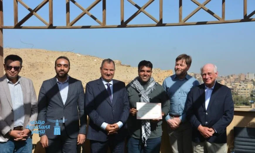 صور توضح اختتام برنامج المدرسة الميدانية المتقدمة للحفائر