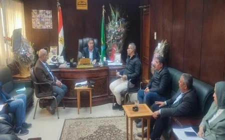 السكرتير العام المساعد بالفيوم يتابع التطورات الحديثة في ملف المتغيرات المكانية