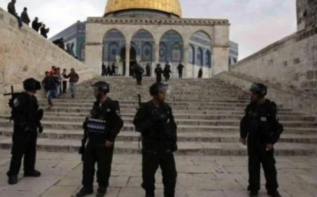 الاحتلال الإسرائيلي يستمر في إغلاق المسجد الأقصى لليوم التاسع والعشرين مما يزيد التوتر في القدس