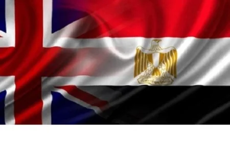 مصر وبريطانيا تستكشفان فرص التعاون في تطوير الاستثمارات الخضراء