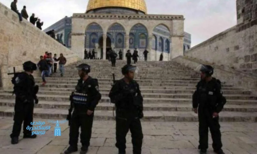 الاحتلال الإسرائيلي يستمر في إغلاق المسجد الأقصى لليوم التاسع والعشرين مما يزيد التوتر في القدس