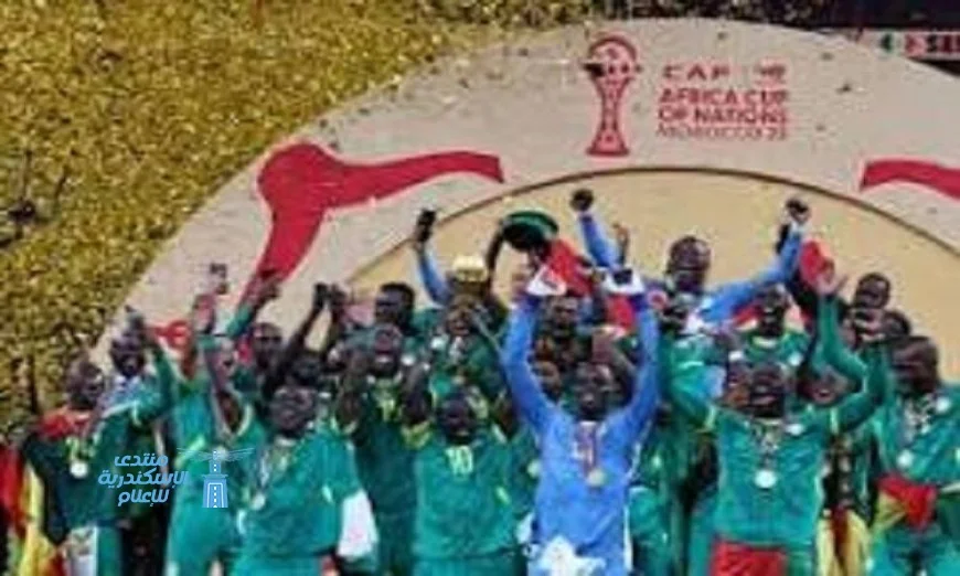 السنغال تحتفل بالكان في فرنسا بفوز رائع على بيرو رغم تجاهل قرار الاتحاد الإفريقي