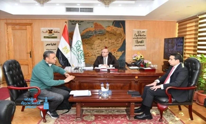 محافظ الفيوم يستعرض استراتيجيات تعزيز الاستثمار البيئي والسياحي في محمية قارون