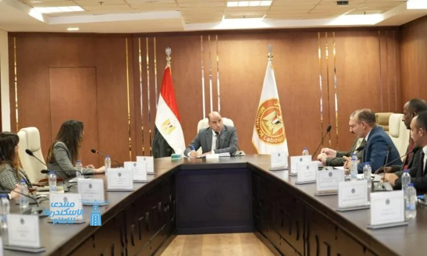 وزير العمل يجتمع مع ممثلي شركات توصيل الطلبات لتعزيز الشراكات الاقتصادية