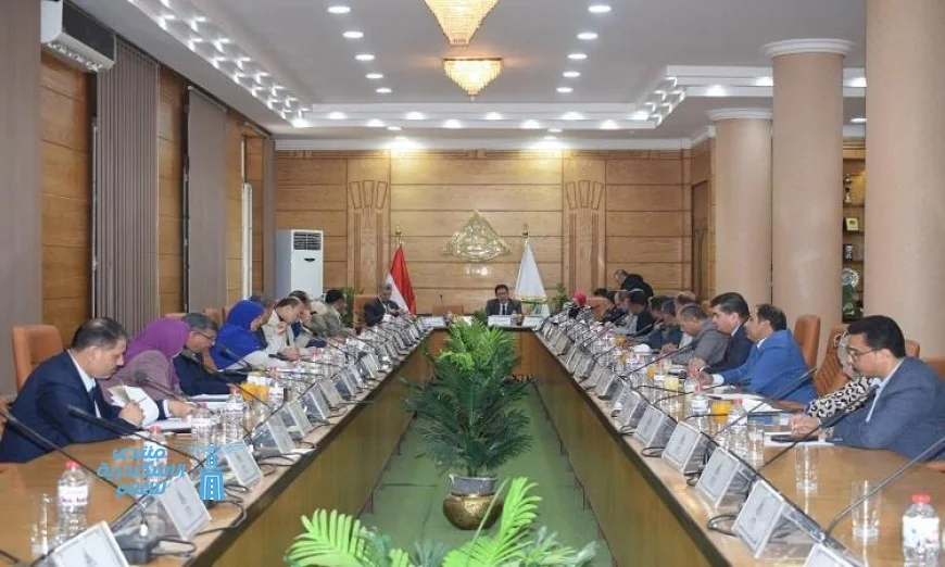 رئيس جامعة بنها يقود اجتماع مجلس الجامعة لمناقشة التطورات الأكاديمية والإدارية