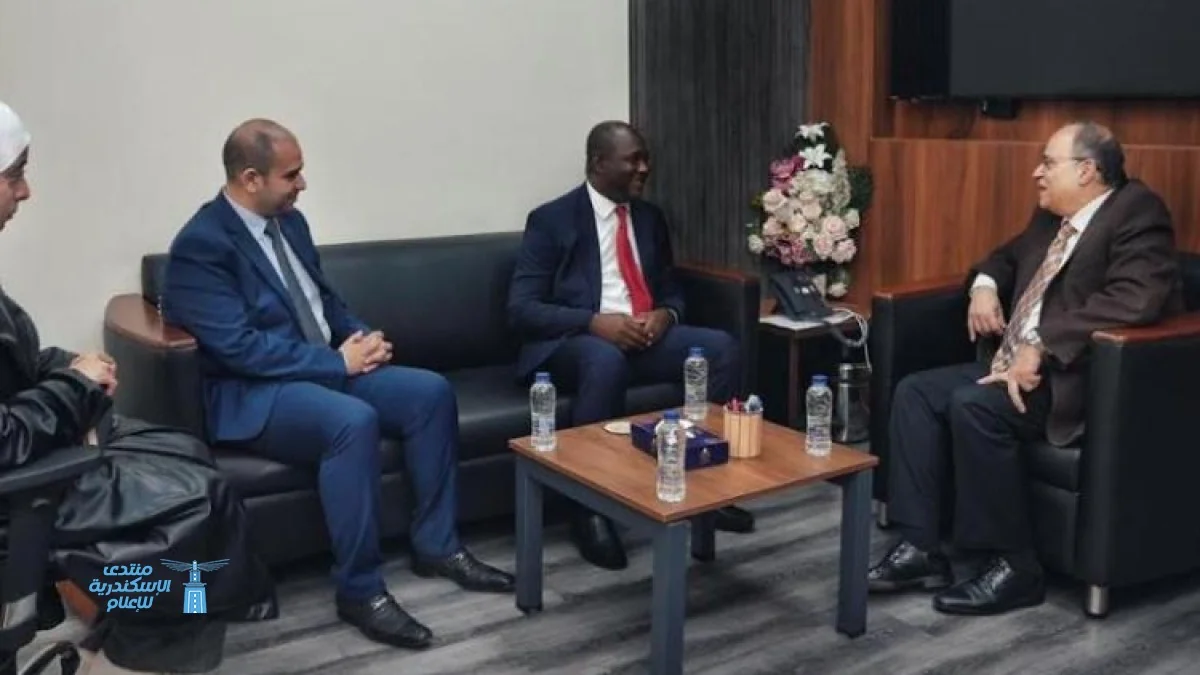 الغمرواي يستقبل رئيس هيئة الغذاء بغانا لتعزيز التعاون في القطاع الدوائي بالصور