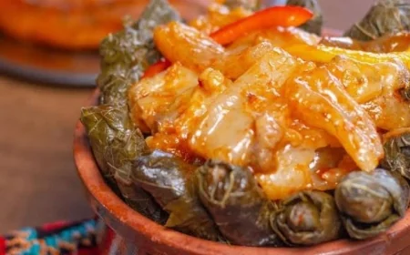 تعرف على طريقة تحضير طاجن ورق العنب بالكوارع لوجبة مثالية في الأيام الباردة