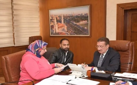 محافظ بورسعيد يناقش شكاوى ومطالب المواطنين ويصدر تكليفات عاجلة لحل القضايا الملحة