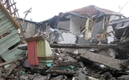 هيئة المسح الجيولوجي الأمريكية تكشف عن موجات تسونامي بعد الزلزال المدمر في إندونيسيا