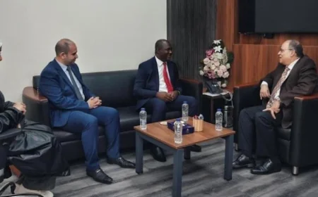 الغمرواي يستقبل رئيس هيئة الغذاء بغانا لتعزيز التعاون في القطاع الدوائي بالصور