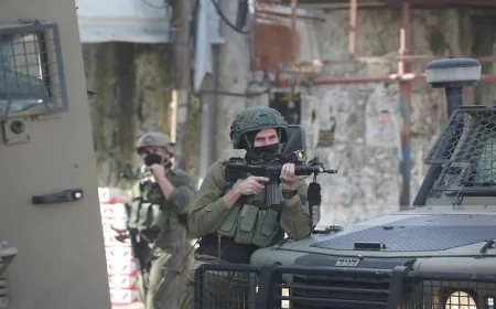 اقتحام قوات الاحتلال الإسرائيلي لمدينة طولكرم واعتقال شاب فلسطيني وسط المدينة