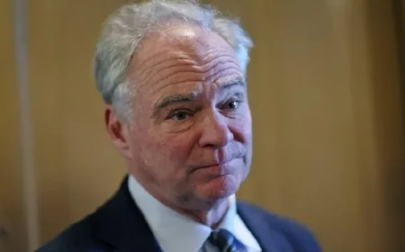 سيناتور أمريكي بارز يحث إدارة ترامب على تخفيف لهجة تصريحات الحرب