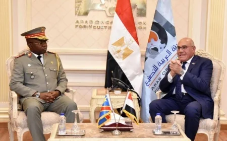 رئيسا العربية للتصنيع وهيئة الأركان المسلحة الكونغولية يتباحثان حول سبل تعزيز التعاون